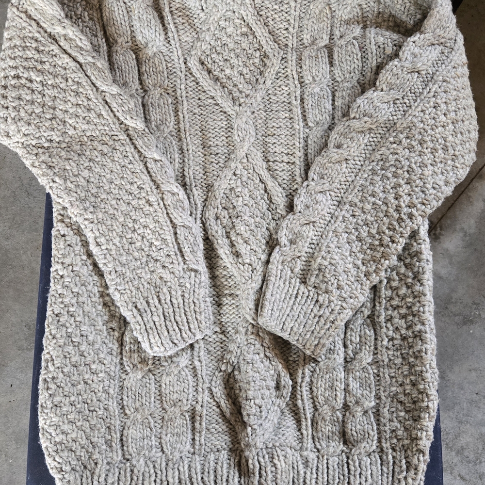 Artesania Hand Knit Wool Chunky Cable Knit Fishermen Sweater Crew Neck 90's